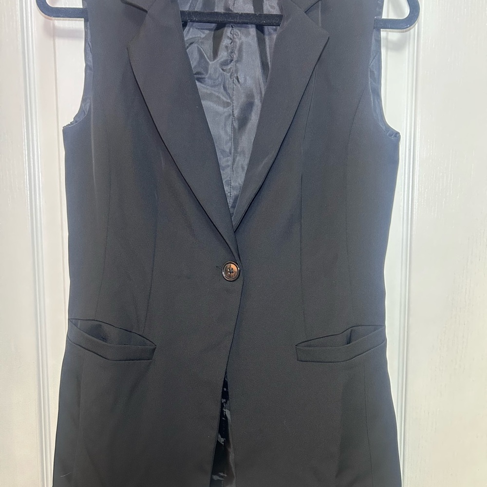 Black Sleeveless Blazer Vest